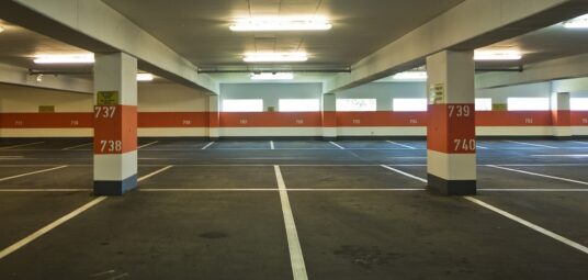 Parkingi i garaże dla samochodów