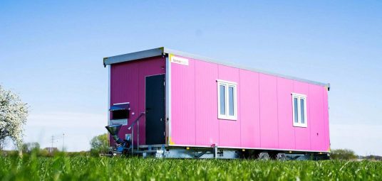 Kontenery z płyt warstwowych