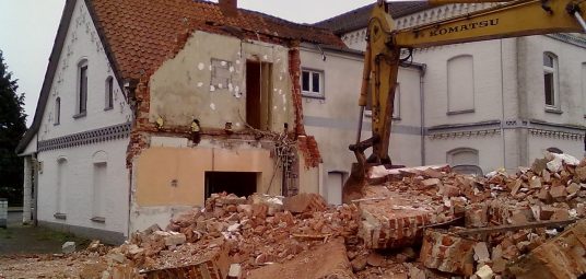 Pozwolenie na rozbiórkę, burzenie budynku, rozbiórka budynku, wyburzenie, ruina